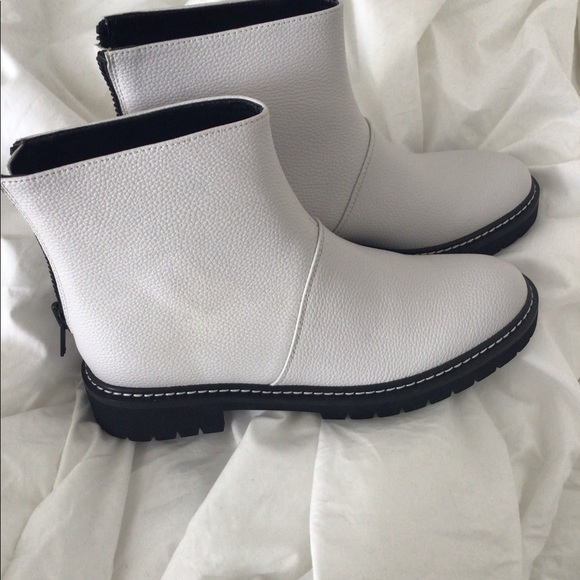 Matt & Nat Vegan Boots - Picture 3 of 4